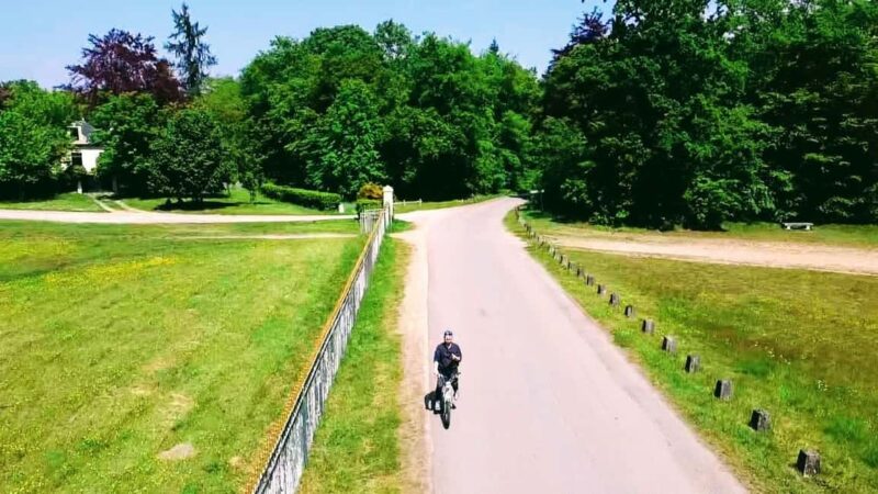 Compiègne : belle promenade "découverte" en Mobylette ! - Riding the Mobylettes: A Journey Back in Time