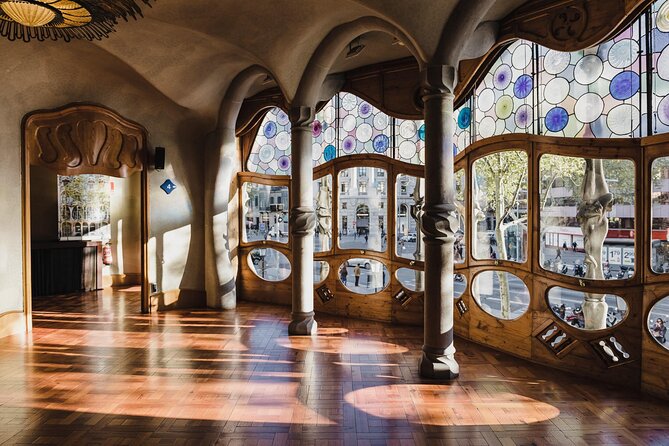 Complete Gaudi Tour: Casa Batllo, Park Guell & Sagrada Familia - Starting at Casa Amatller on Passeig de Gracia