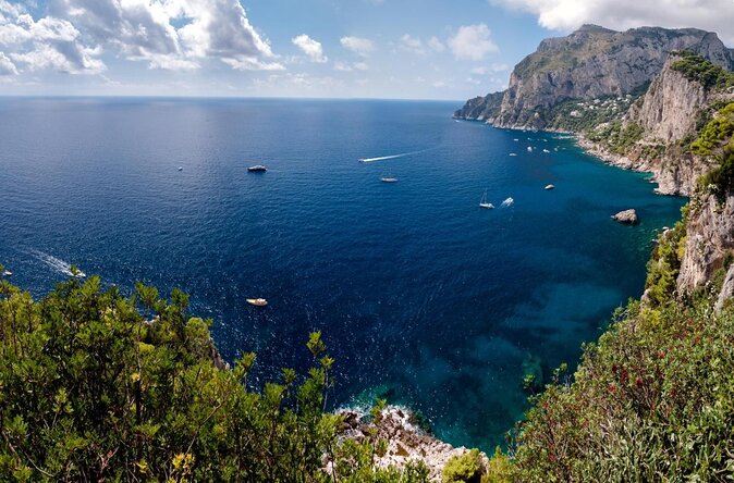 Complete Private Guided Three-Hour Tour on the Capri Coast - Discover the Charm of Capri with a Private Three-Hour Boat Tour