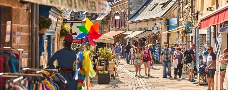 Concarneau: guided tour of the town center, walled city, history & landscapes - The Final Stop at the Musée de la Pêche