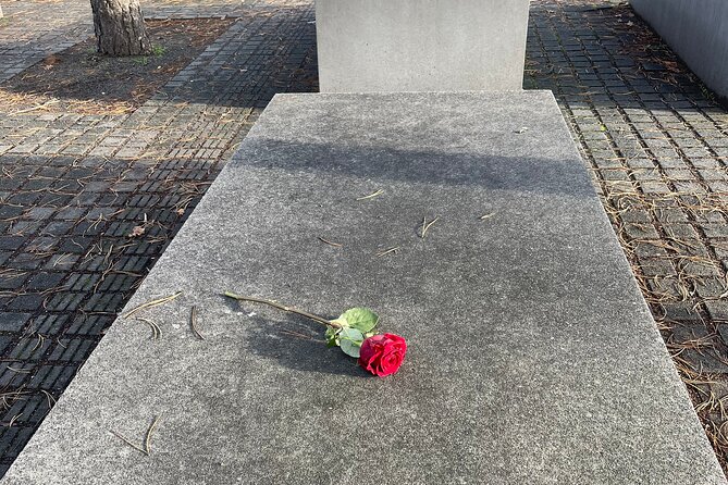 Concentration Camp Sachsenhausen train&walk (6h) - Visiting the SS Villas and Administrative Headquarters