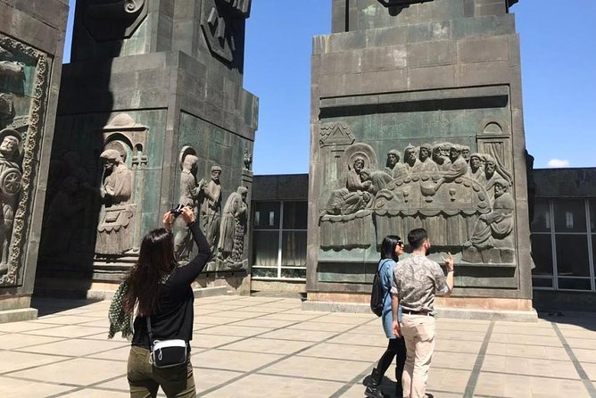 Concrete Giants Tour - Lunch Break and Additional Snacks