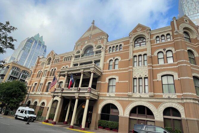 Congress Avenue Walking Tour at Downtown Austin Landmarks - The Paramount Theatre: A Cultural Landmark