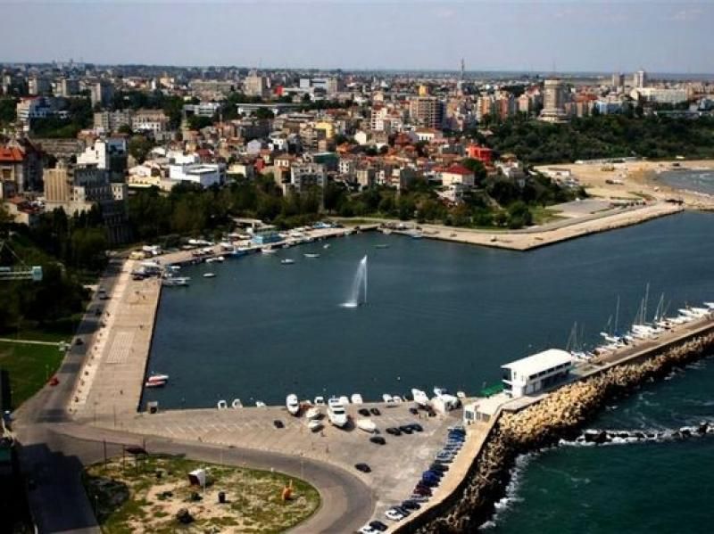 Constanta: Full Day Tour from Bucharest to the Black Sea - Visiting the Muslim Mosque and Climbing the Minaret