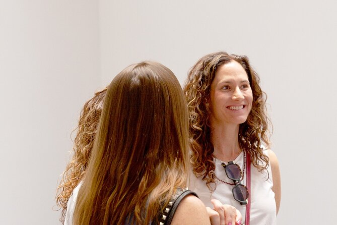 Contemporary Art Galleries Tour in Mexico City with Expert Guides - Enjoying the Atmosphere at Le Laboratoire