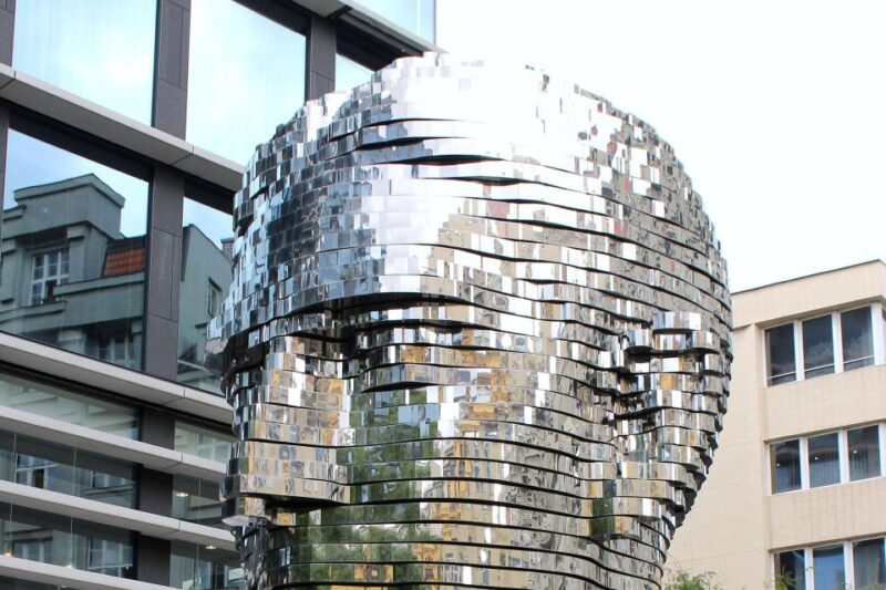 Contemporary art tour in Prague: the works of David erný - Key Points