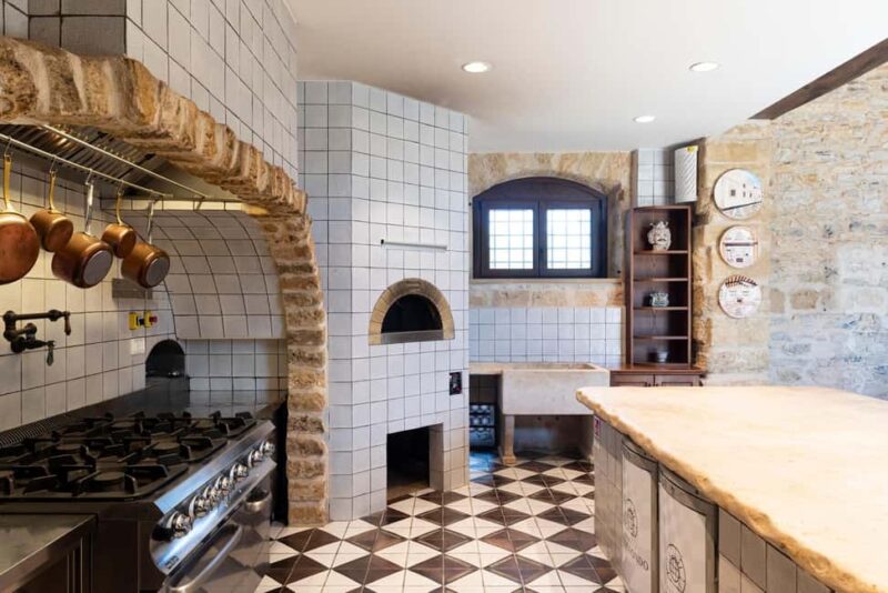 Cooking Class: Discovering Sicilian Pizza - How the Sicilian Pizza Recipe Changes from West to East Coast