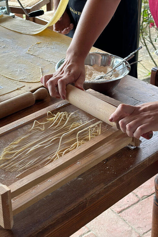 Cooking class in a private medieval village - Key Points
