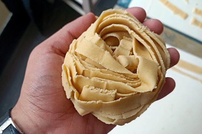 Cooking Class in Rome: Make Fettucine & Tiramisù with Chef Paolo - Expert Guides and Friendly Instruction