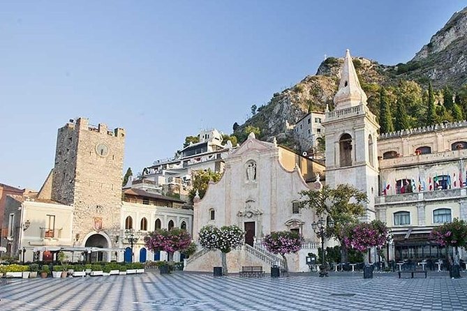 Cooking Class in Taormina with Lunch Included - Enjoying a Seaside Lunch with Stunning Views