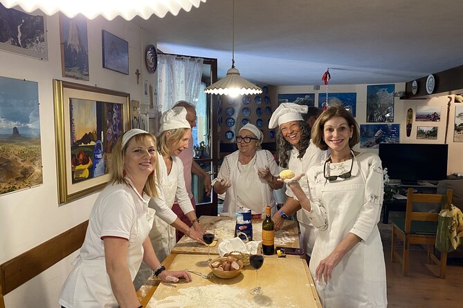 Cooking class in Tuscan Villa near Cortona - Unique Features of the Tuscan Villa Experience