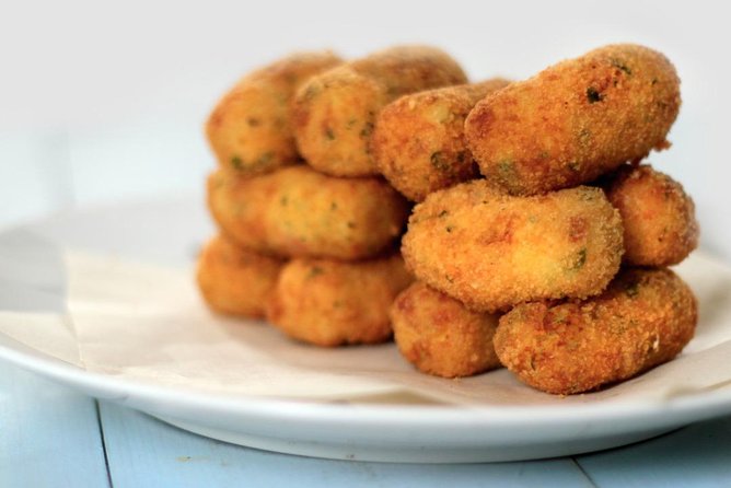 Cooking Class - Lunch time Harvest, in villa in Sorrento - The Guides and Family Hosts