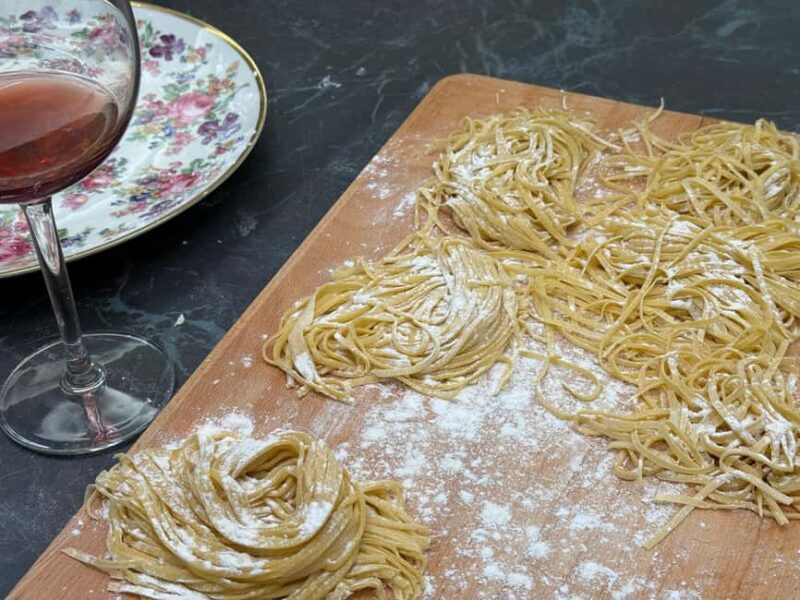 Cooking class Ravioli e Spaghetti, Pasta Lab e cena a Roma - Preparing Classic Roman Sauces