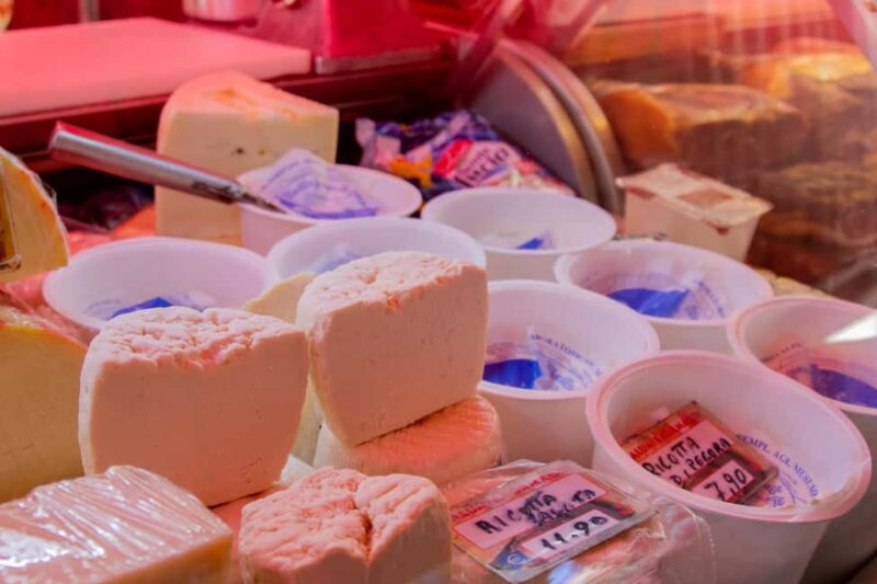 Cooking class, visit to the Catania market and light lunch - Homemade Pasta: Crafting Traditional Sicilian Shapes