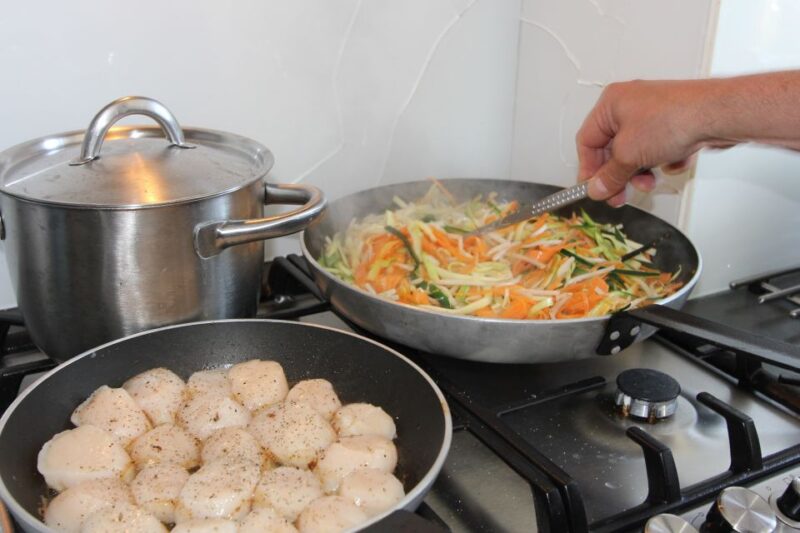 Cooking Class with a Parisian Chef - The Guides: Experienced, Friendly, and Knowledgeable