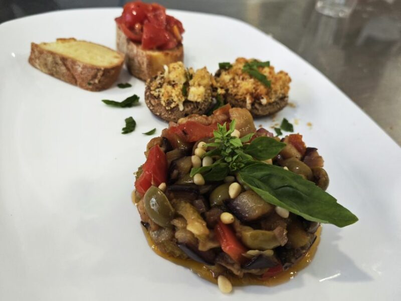 Cooking Class with lunch or dinner - The Role of the Guides and Their Cooking Expertise