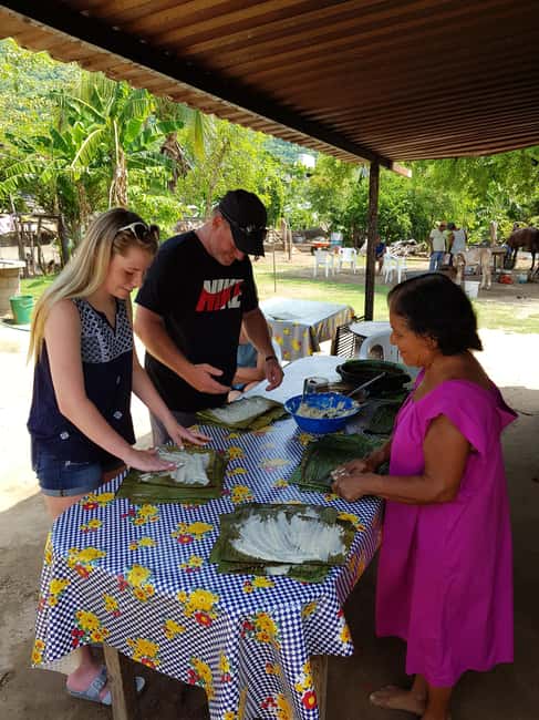 Cooking classes in Puerto Escondido (Learn how to cook Mole de Oaxaca). - Learn to Cook Authentic Mole de Oaxaca for $76 in Puerto Escondido