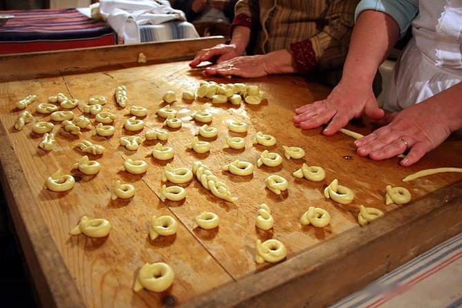 COOKING LESSON IN MASSERIA with transfer from Alberobello - Selecting and Preparing Ingredients from the Pantries