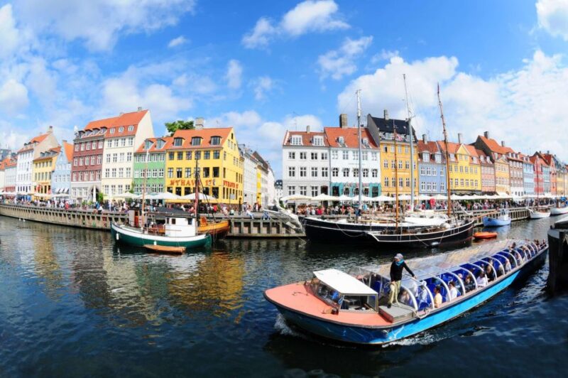 Copenhagen: Canal Boat Cruise & Old Town/Nyhavn Walking Tour - Key Points
