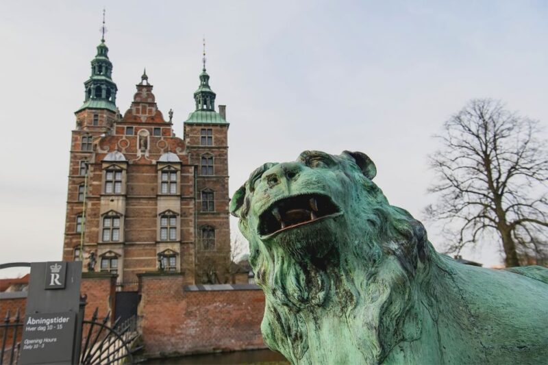 Copenhagen: Highlights & Secrets Private Walking Tour - Key Points
