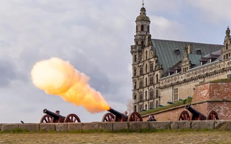 Copenhagen: Kronborg Castle Tour in Spanish - The Journey by Train and Its Convenience