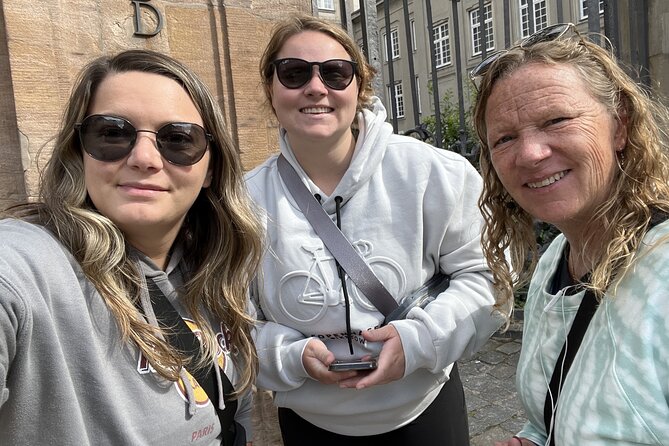 Copenhagen Little Mermaid Exploration Game and Self-Guided Tour - Admiring Agnete and the Merman Sculptures