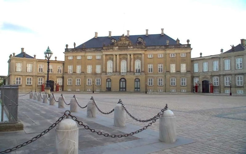 Copenhagen: Maxitour in English - The Guide and Overall Experience