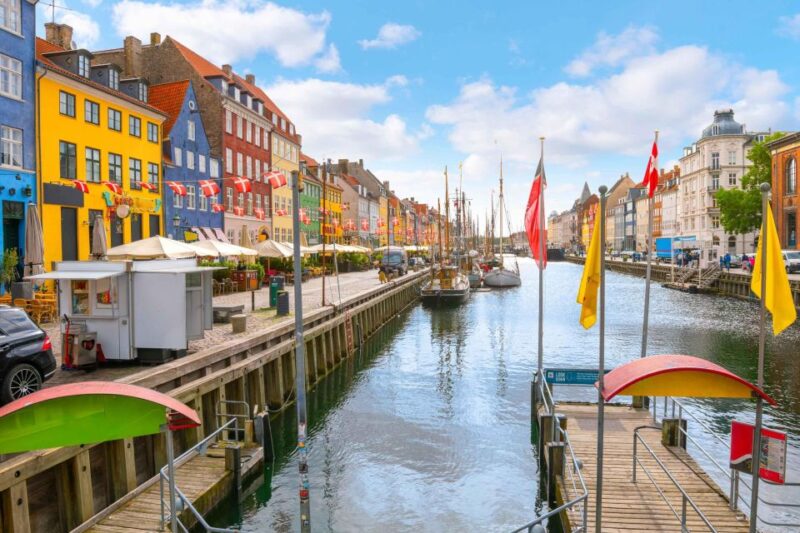 Copenhagen Old Town, Nyhavn, Canal Walking Tour & Christiana - Highlights of Nyhavn and Its Historic Ships