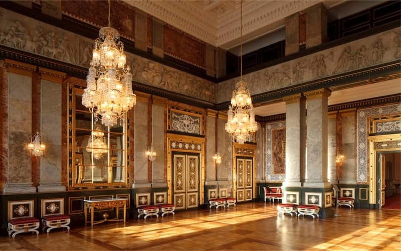 Copenhagen: Rosenborg and Christiansborg Palaces Tour in Spanish - Ticketing Details and Entrance Fees