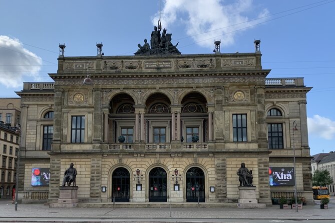 Copenhagen's Royal History: A Self-Guided Walking Tour - Visiting Amaliehaven and Its Historic Background