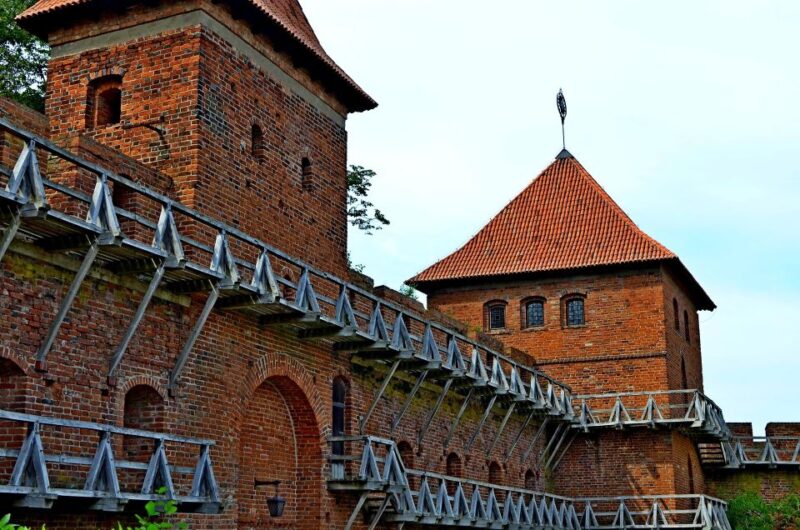 Copernicus Trail in Frombork Private Tour from Gdansk by Car - Scenic Views of the Vistula Lagoon and Arcaded Houses