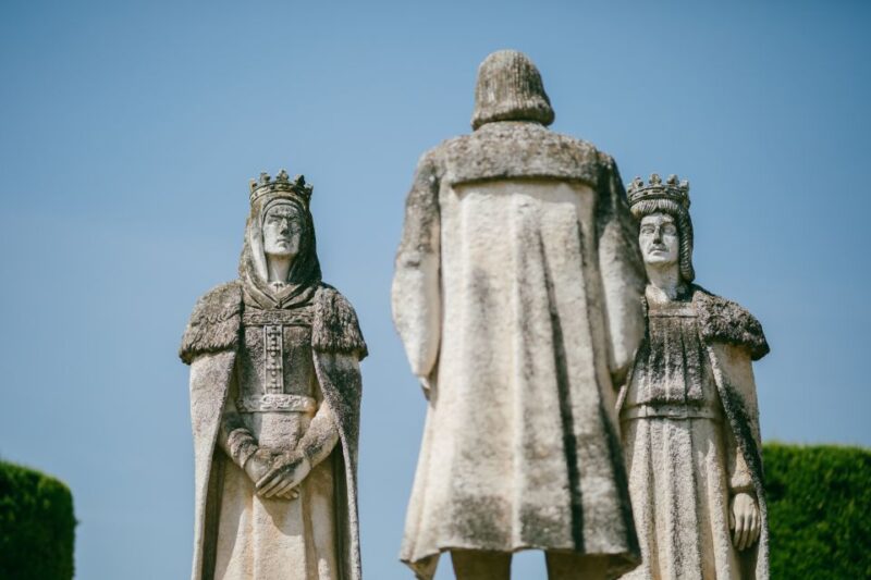 Córdoba: Alcázar and Jewish Quarter 2-Hour Guided Tour - Viewing the Roman Mosaics and Sarcophagus