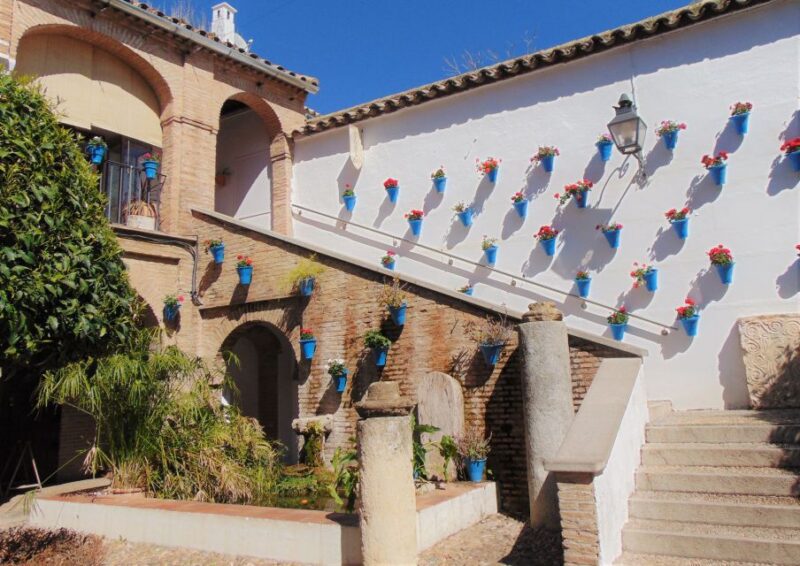 Córdoba: Alcázar and Jewish Quarter 2-Hour Guided Tour - Who Should Consider This Tour?
