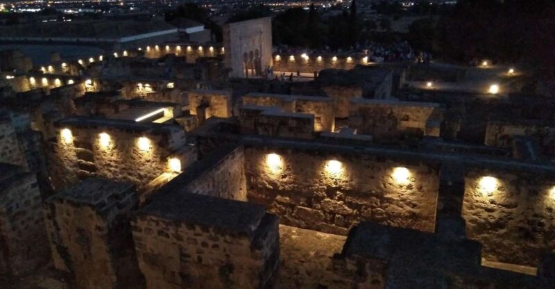 Córdoba: Guided Tour Medina Azahara at Dusk - The Guide and the Narration Style