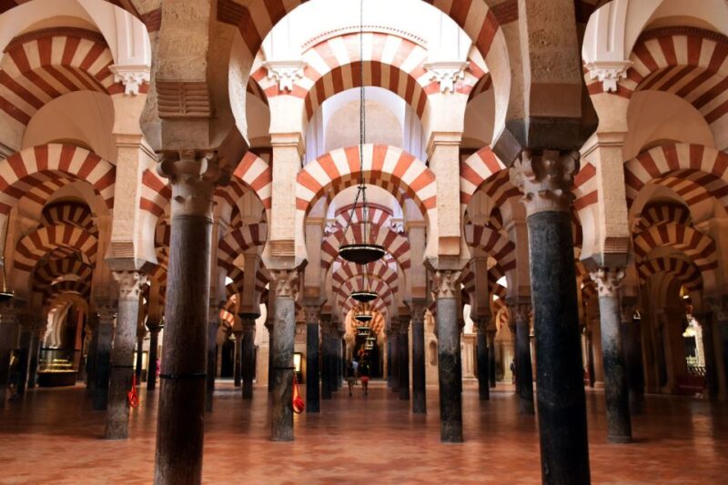 Córdoba Guided Tour of the Mosque, Jewish Quarter & Alcazar - Discovering the Charms of the Jewish Quarter