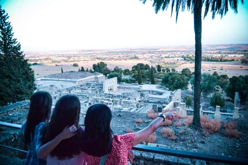 Córdoba: Medina Azahara Guided Tour with Shuttle Bus - Key Points