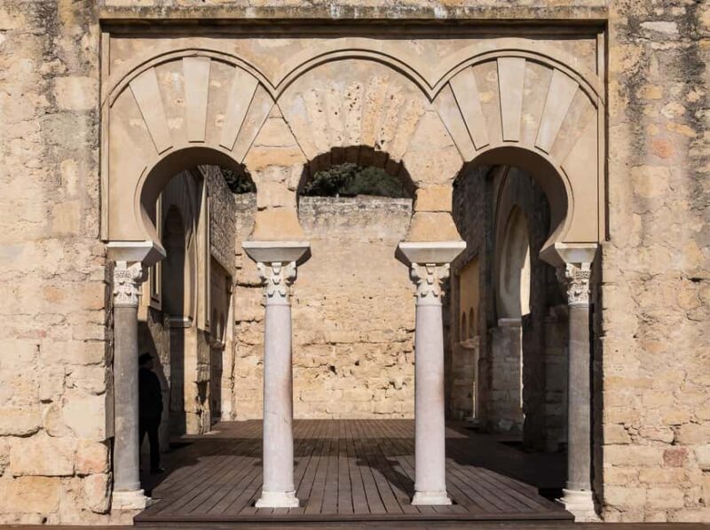 Córdoba: Medina Azahara Guided Tour with Shuttle Bus - The Personal Touch of a Small Group Tour