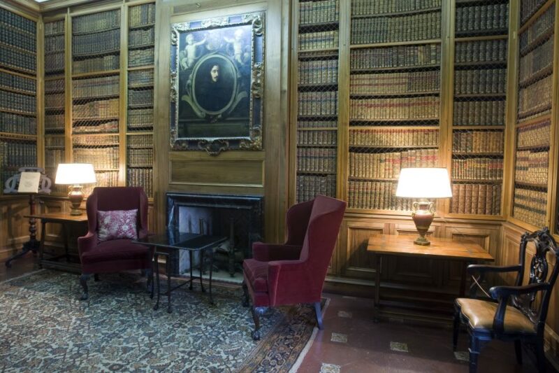 Córdoba: Viana Palace Gardens and Patios Entry Ticket - Frequently Asked Questions