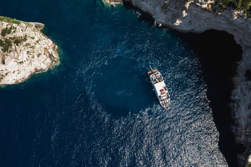Corfu/Benitses/Lefkimmi: Paxos, Antipaxos, & Caves Cruise - Onboard Experience: Comfort, Atmosphere, and Extras