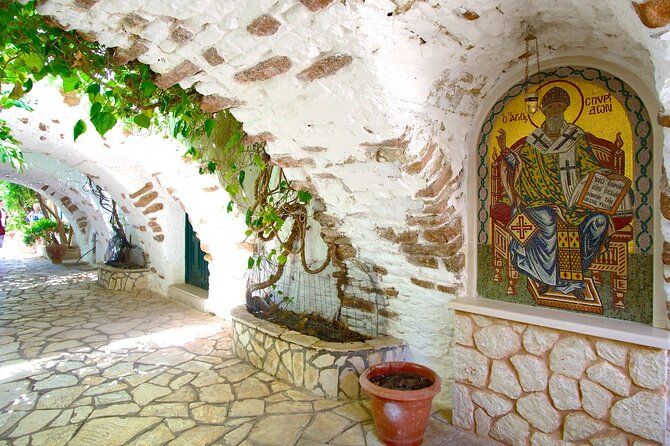 Corfu Panoramic Island Tour - The Transport: Comfort and Intimacy