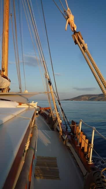 Corfu: Semi-Private Cruise to Paxos and Antipaxos Islands - Greek Lunch on Board: Gyros and Traditional Salad
