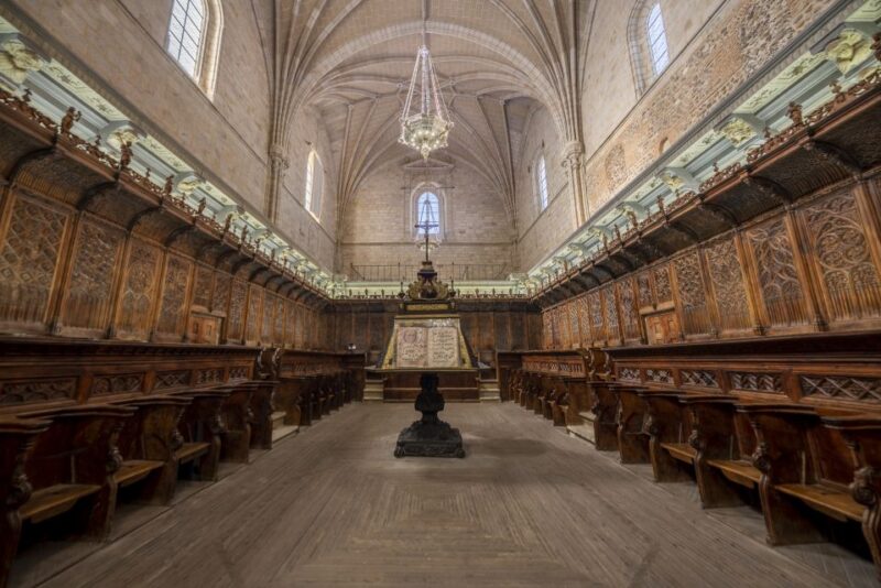 Coria: Cathedral of Coria Ticket Entrance - Visiting the Christian Relic: The First-Century Table Cloth