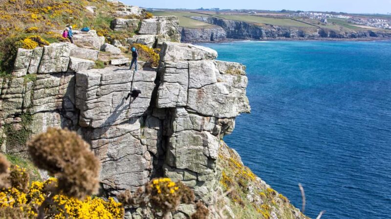 Cornwall: Beginner Rock Climbing Experience - All Equipment Provided for a Hassle-Free Experience
