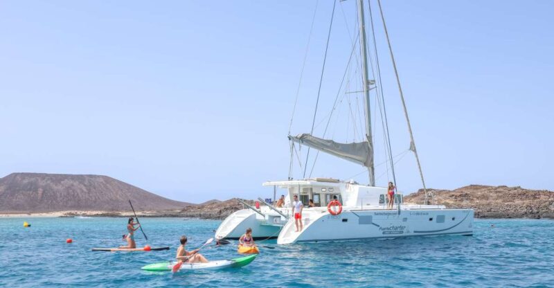 Corralejo: Adults-Only Catamaran Day Trip to Lobos Island - Spacious Catamaran and Comfortable Deck