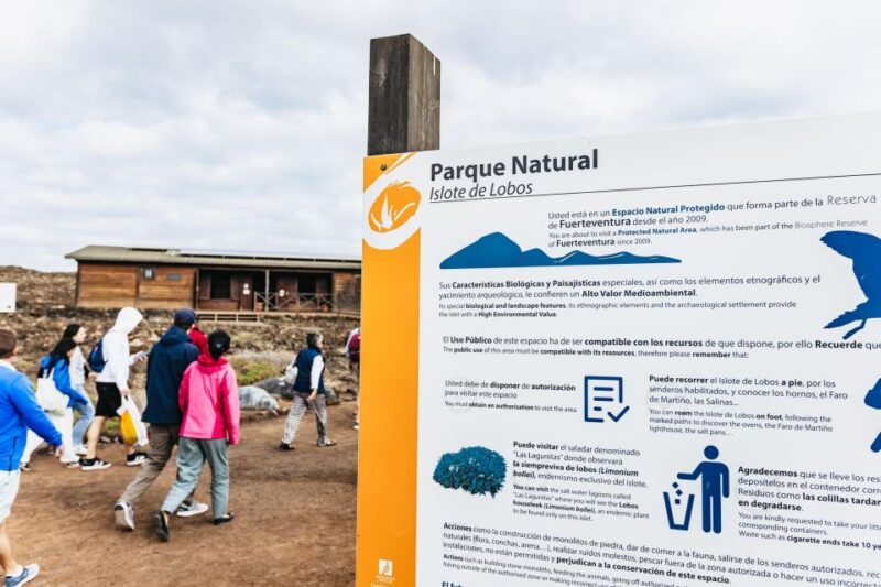 Corralejo: Lobos Island Catamaran Tour with Drinks & Snorkel - Food and Drinks on Board