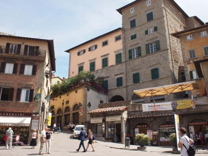Cortona: Guided Walking Tour - Discovering Piazza Luca Signorelli and Renaissance Art