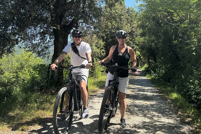 CORTONA Medieval Charme: PRIVAT E-bike Experience, Top Quality! - Exploring Villa Bramasole: The Famous Film Location