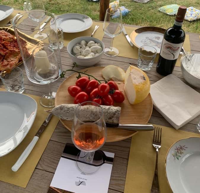 Cortona: Organic wines tasting at Colle Acacia's vineyards - Food Pairings with Local Delicacies