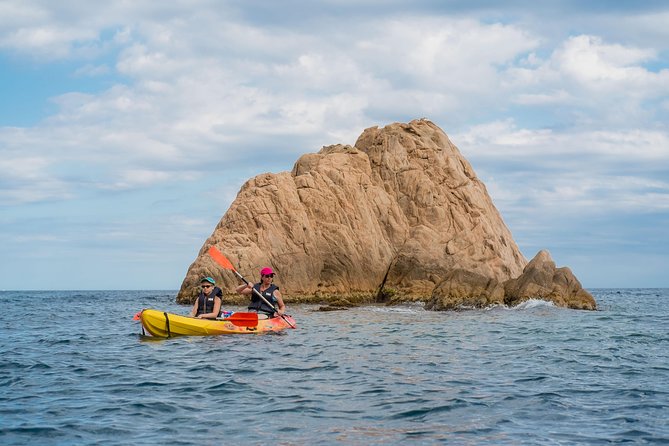 Costa Brava Kayak & Snorkel Tour + Picnic from Barcelona - Quality of Guides and Equipment