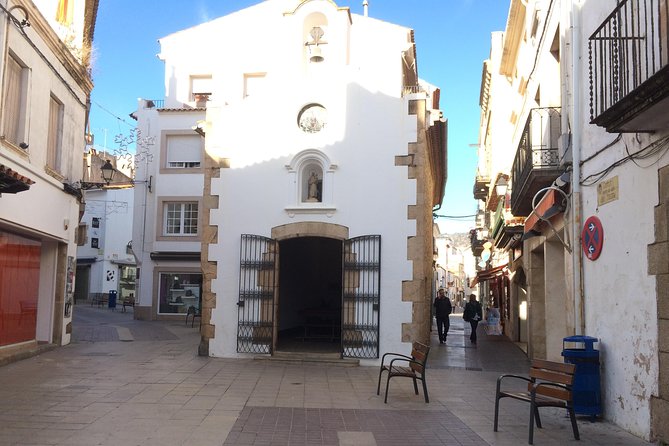 Costa Brava Scenic Hike & Tossa de Mar Small Group Tour - Lunch in Tossa de Mar: Traditional Catalan Cuisine